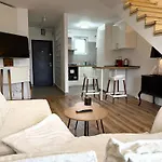 Cozy Palace View Apartman