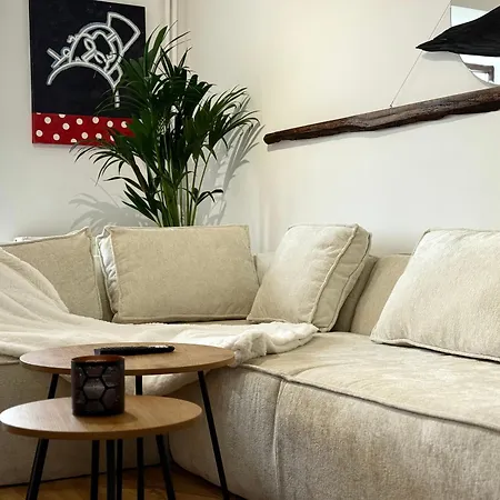 Cozy Palace View Apartment *