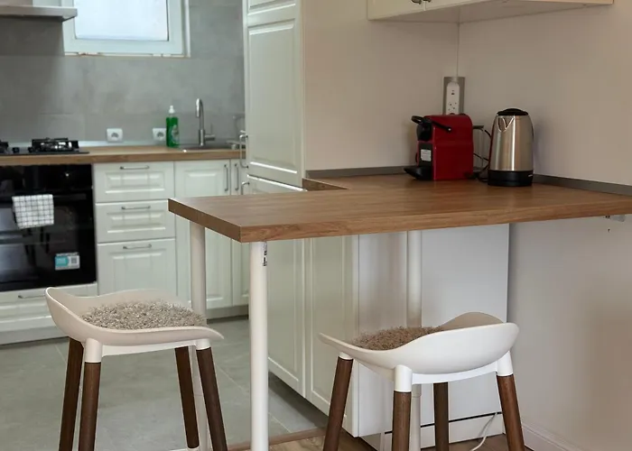 Cozy Palace View Апартаменти *